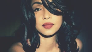 Fülbejó - Sade Adu