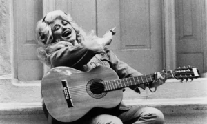 Fülbejó - Dolly Parton